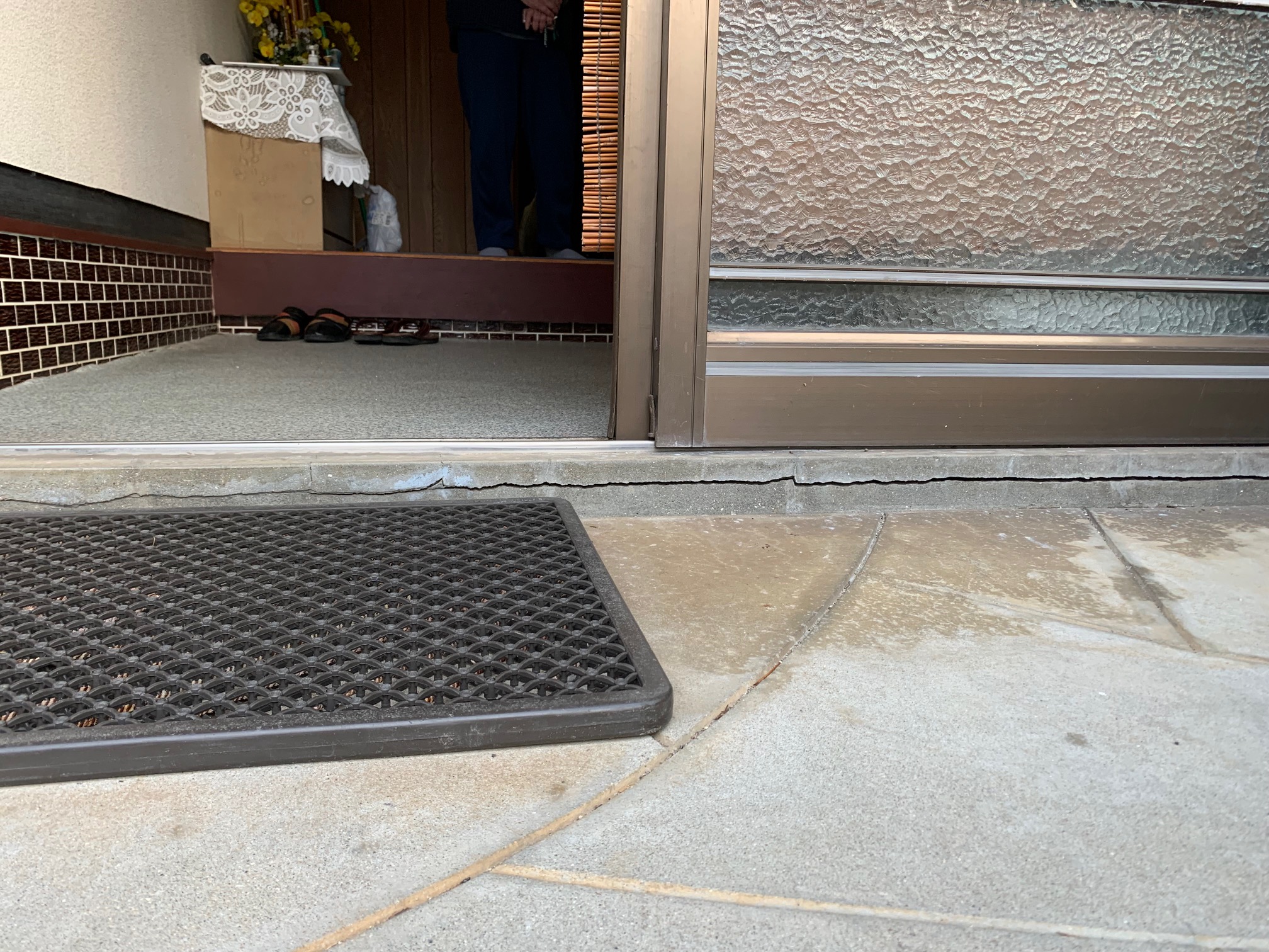 さくらエステート 大牟田店の大牟田では玄関引戸のリフォームが多いです。の施工前の写真2